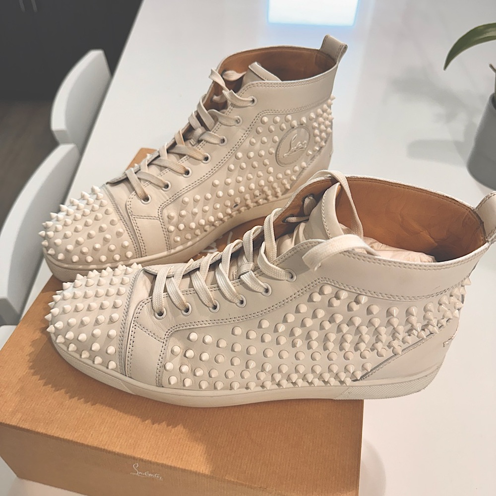 Christian Louboutin Louis Flat Calf/Spikes sneaker in White/White in size 47.